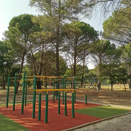 Camping Evasion Confort Pour 4 - Domaine Avec 5 Piscines & Activites ! Fréjus